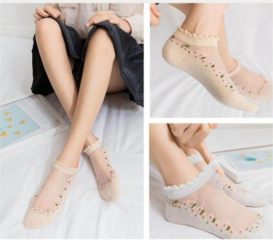 🔥10 pares de calcetines finos de encaje transpirables con estampado floral.