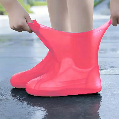 【2 kusy 520 Kč】Chraňte své tenisky před promočením! Odolné nepromokavé návleky na boty: protiskluzové a skladné – snadno je sbalíte do tašky 🌧️