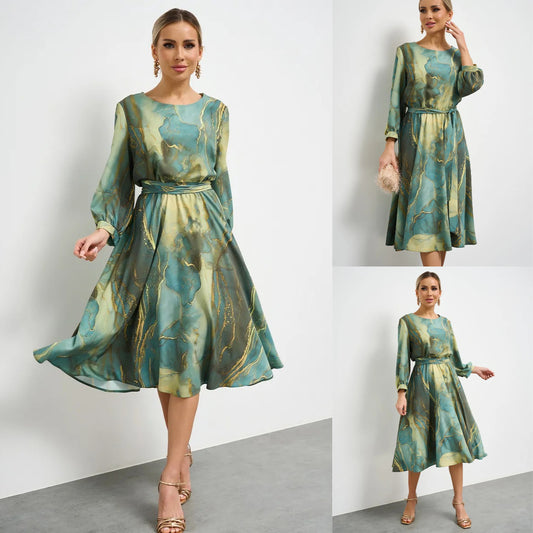 elegante vestido verde de manga larga con falda