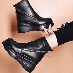 【35-40】Krátké kozačky na platformě s kulatou špičkou a silnou podrážkou na zip