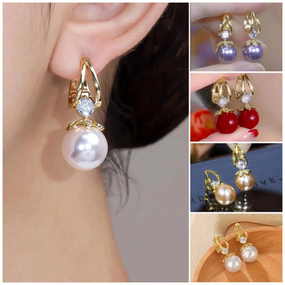 ✨💕 Pendientes franceses de lujo con diamantes y perlas, que complementan a la perfección cualquier atuendo.
