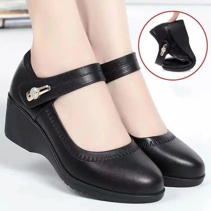 🏆👡【35-41】Zapatos de piel suave con suela blanda y tacón de cuña antideslizantes para madres