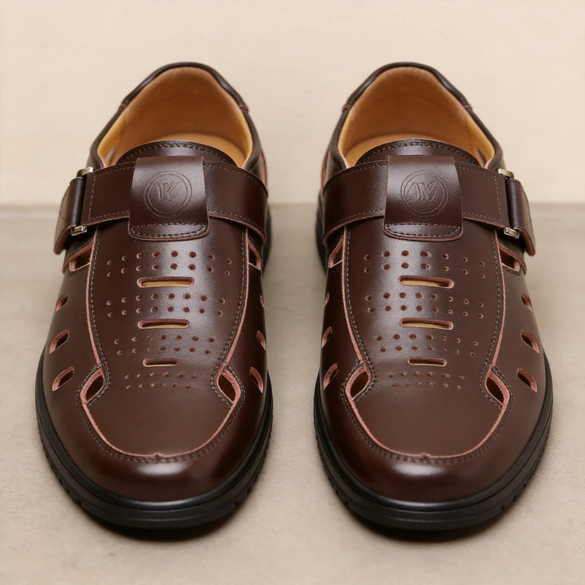 【38-44】👞Sandalias casuales antideslizantes de cuero genuino transpirables con diseño calado para hombre, colección verano 2026
