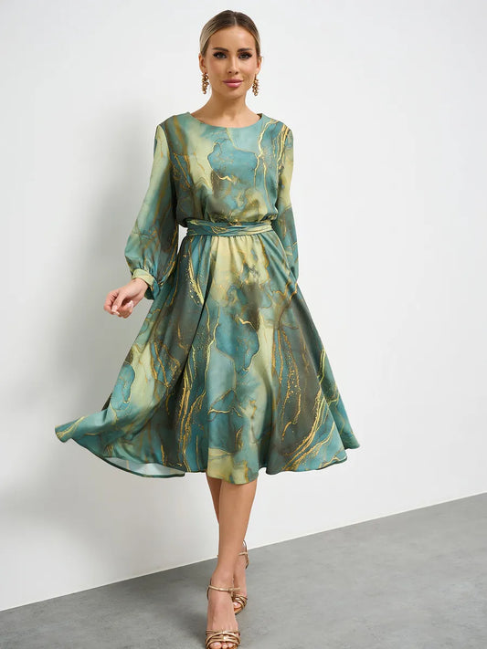 elegante vestido verde de manga larga con falda