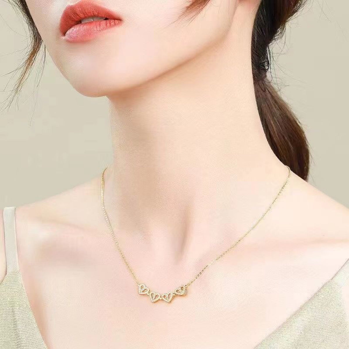 🔥🍀Un collar transformable de trébol de cuatro hojas. ❤️ ¡Llévalo y deja que la buena suerte te acompañe! 🍀