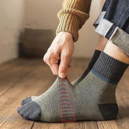 😍🧦【Kupte 5 a získáte 5 zdarma, 10 párů】Antibakteriální, deodorační a teplé vlněné ponožky na podzim a zimu.