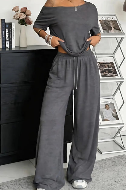【S-5XL】Set 2026 Elegantní tričko s krátkým rukávem, odhalenými rameny + volné kalhoty se stahovací šňůrkou a široké boty 😍 Nezbytný kousek na léto!
