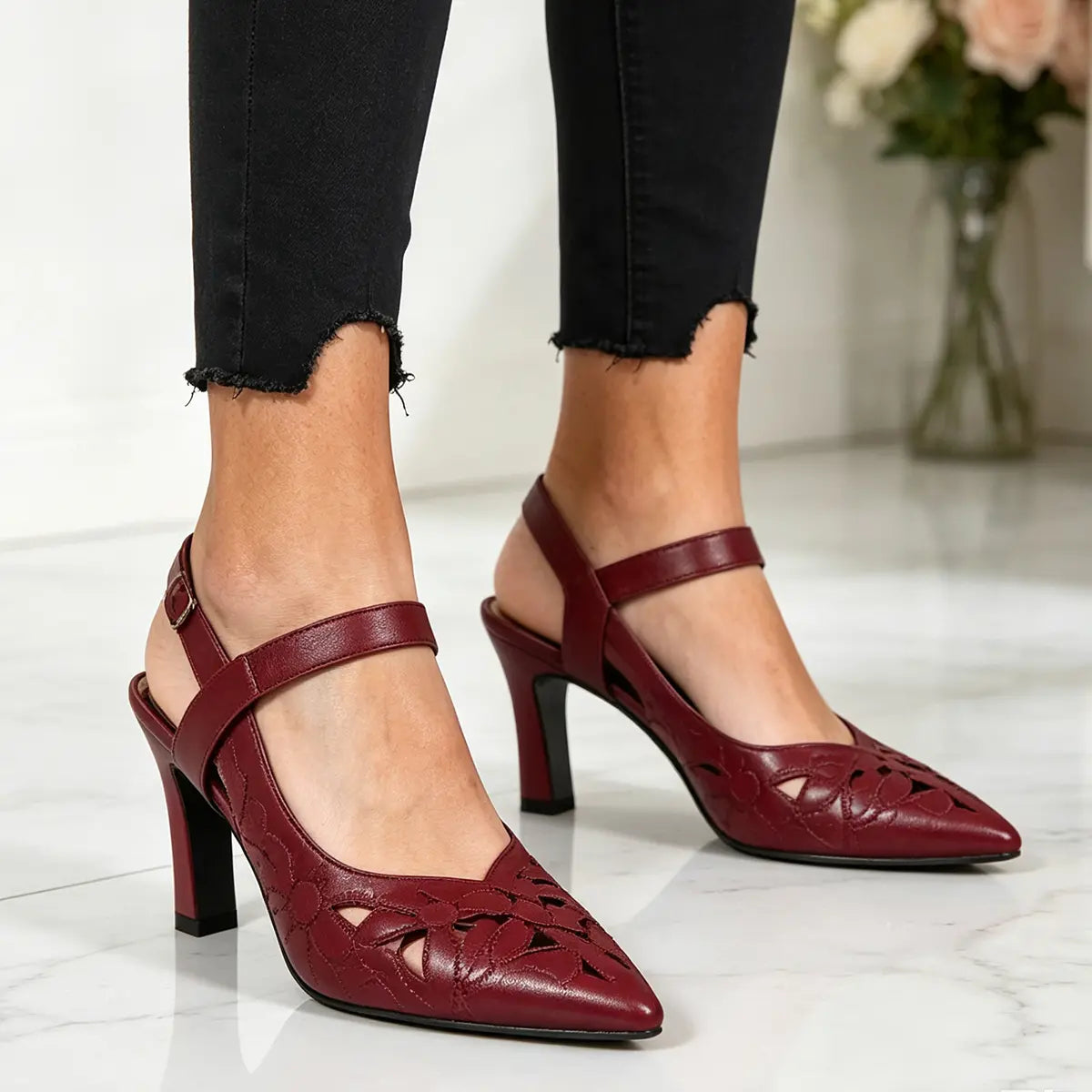 🥰🔥【35-41】Nuevos tacones de estilo elegante, con puntera afilada, diseño de color liso y tira trasera (slingback)