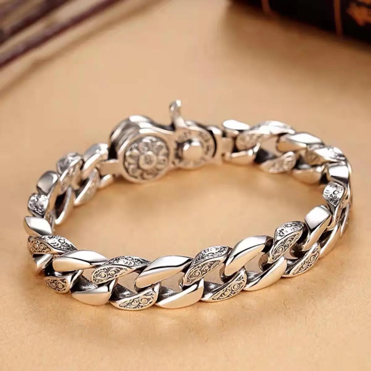 🎁【Nuevo modelo】Pulsera de la suerte de plata 925 completamente nueva, año 2026.