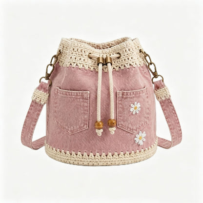 Bolso de mezclilla trenzada estilo boho que complementará cualquier atuendo ✨