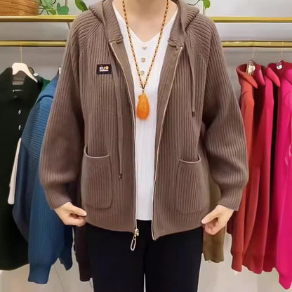 2025 Nový zip s monogramem a kapucí s vertikálním pruhem