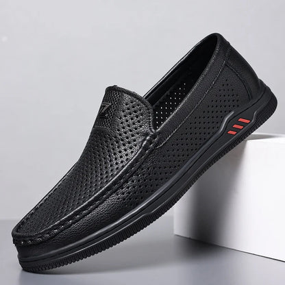 Elegantes zapatos de piel con textura en relieve: diseño moderno, suela antideslizante y durabilidad.